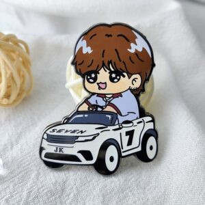 Hard enamel with printing badge cute boy in the Number seven car